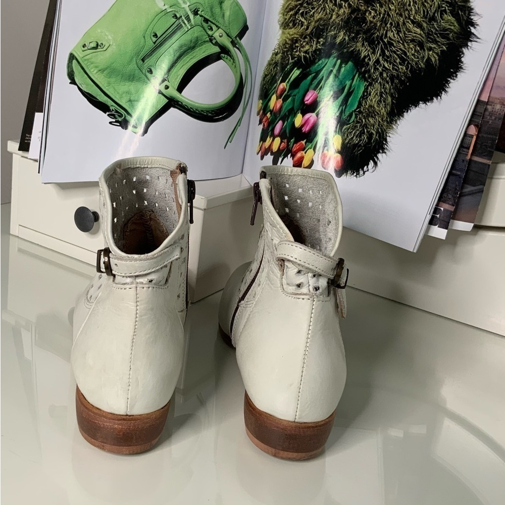 Catherine Malandrino Mint Color Leather Bootie - Picture 2 of 6
